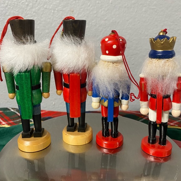 Lot of 4 Nutcracker Ornaments - Picture 3 of 8